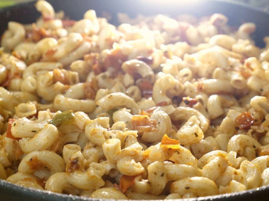 פסטה עם עגבניה ופלפל